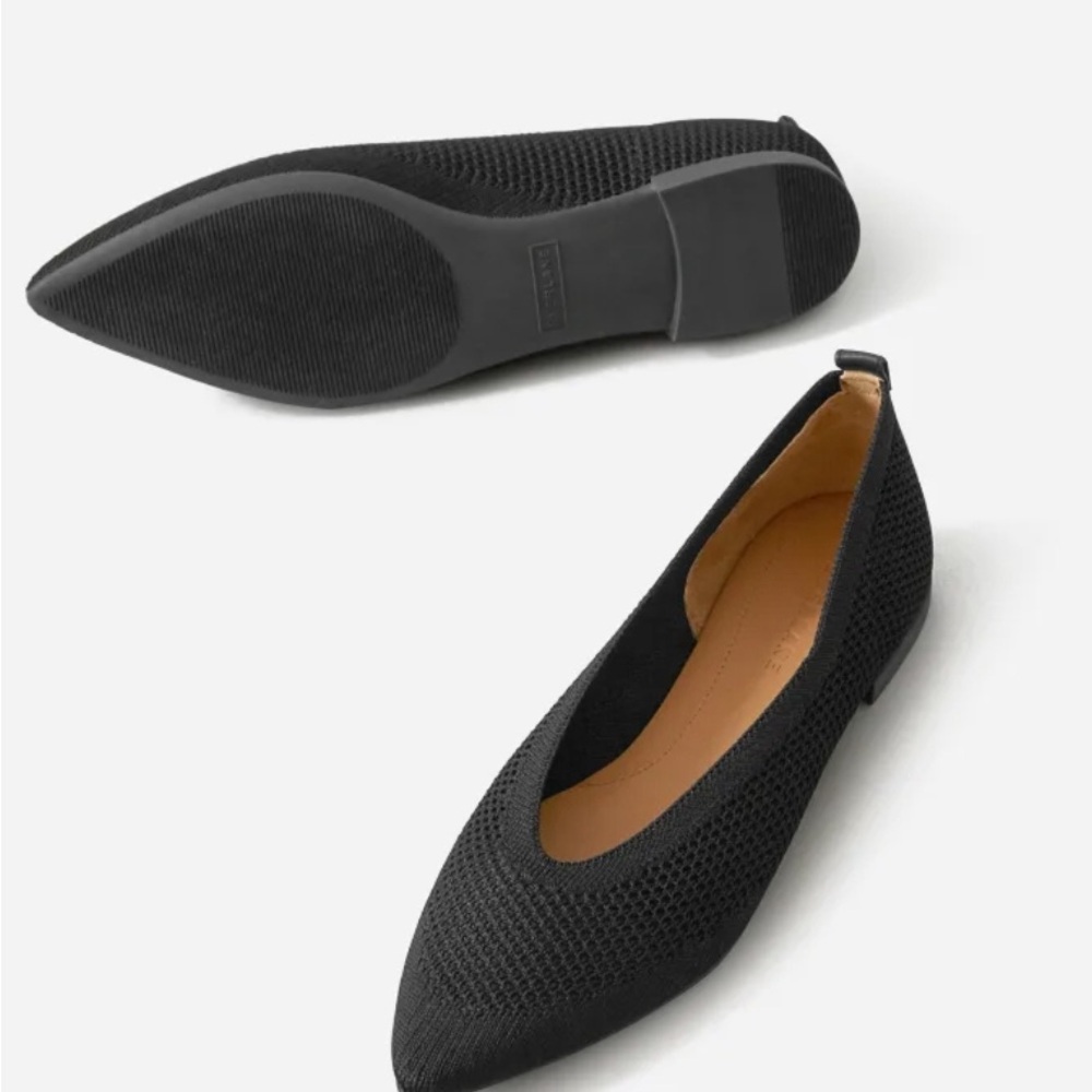 Black Pointed Toe Ballet Flats. Everlane the 40 Hour Flat in Re-Knit. Size 6
